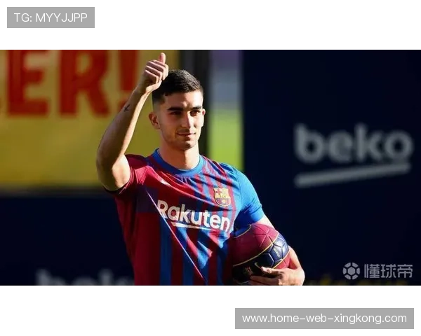 费兰托雷斯脚下粘球技术展现极高技巧，巴萨前场节奏加快